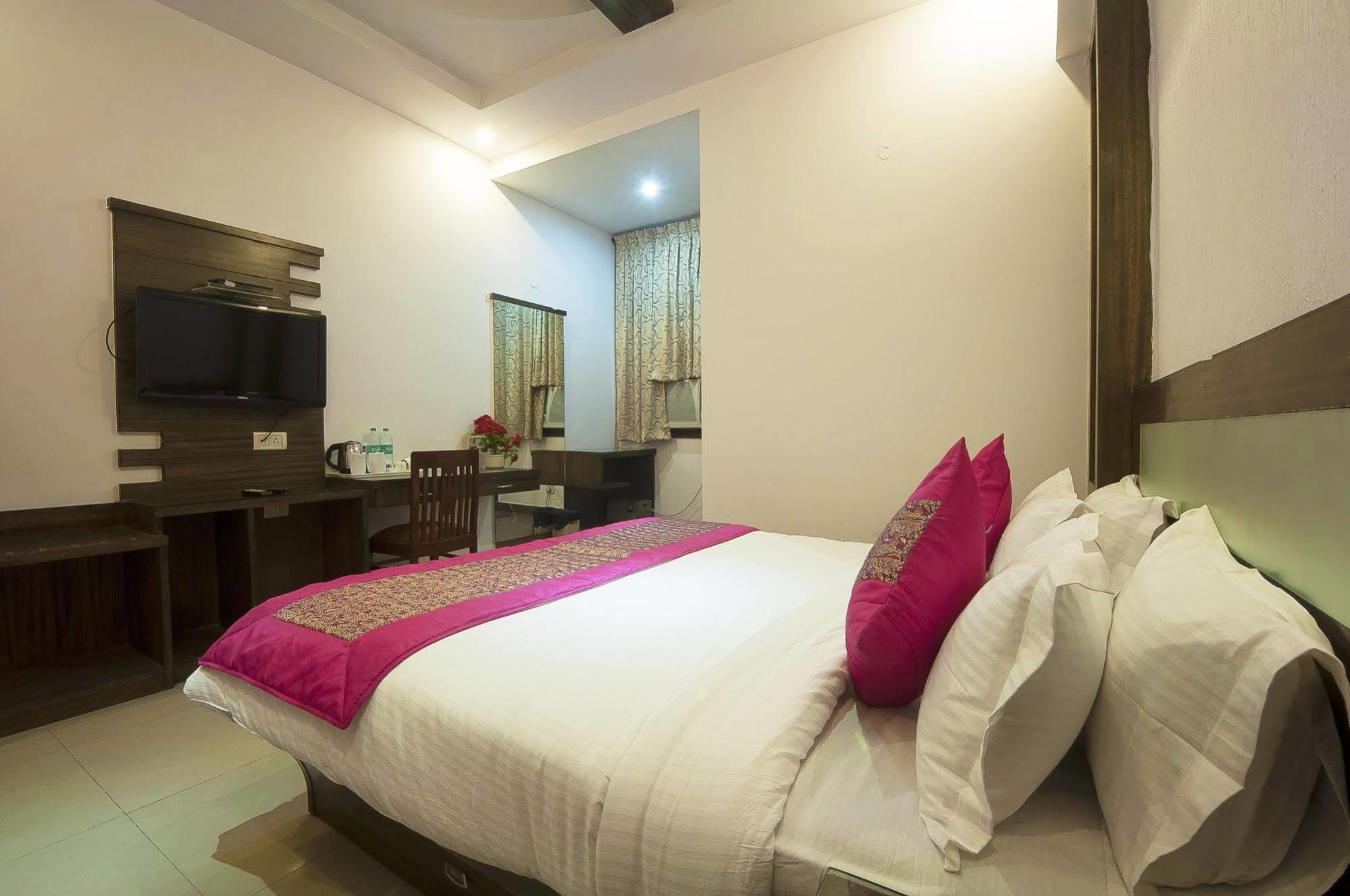 Oyo 3472 Hotel Rama Inn New Delhi Ngoại thất bức ảnh