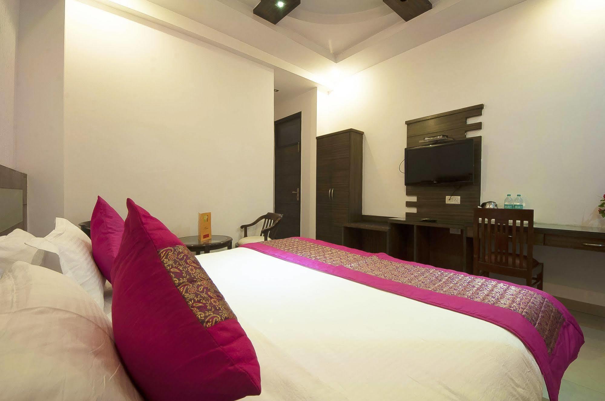 Oyo 3472 Hotel Rama Inn New Delhi Ngoại thất bức ảnh
